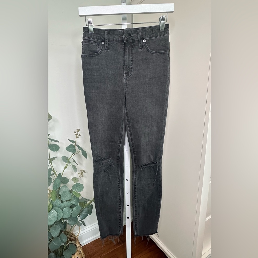 Madewell Curvy High-Rise Skinny Jeans Black Sea Distressed Raw Hem Size 25 - Picture 2 of 15